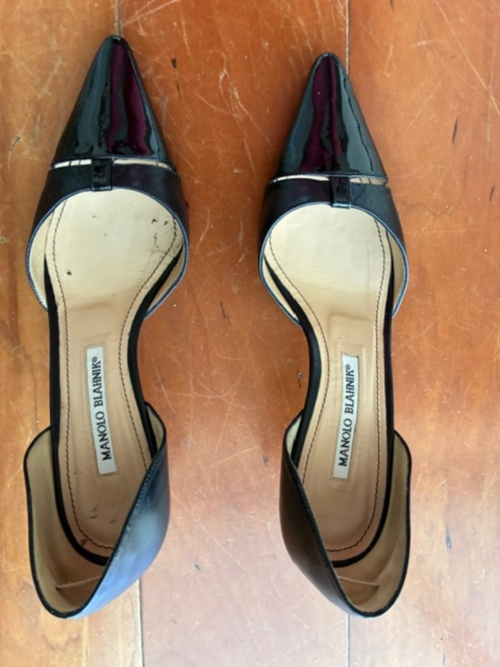 MANOLO BLAHNIK BLACK D'ORSAY KITTEN HEELS.  SIZE 371/2 (US 7 1/2).